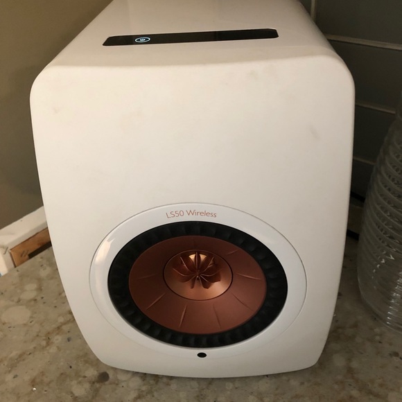 KEF LS50 wireless speaker system - Picture 1 of 4